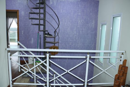 Casa de Condomínio para alugar com 4 quartos, 355m² em Jardim Rosalina, Cotia