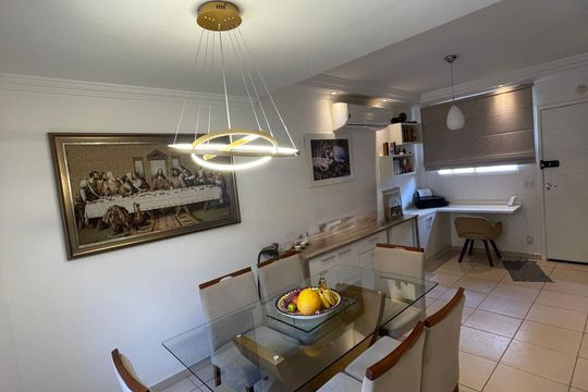 Sala de casa de condomínio à venda com 3 quartos, 80m² em Fazenda Santa Cândida, Campinas