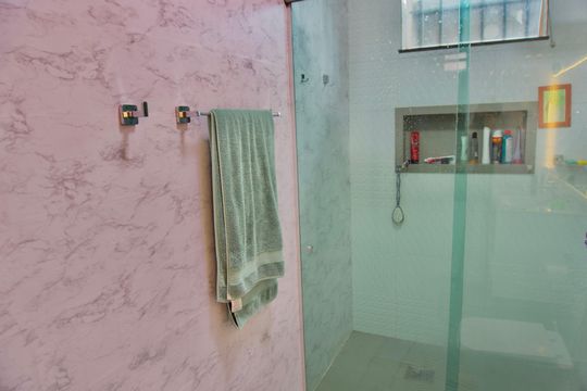 Suíte - Banheiro de casa para alugar com 8 quartos, 568m² em Calafate, Belo Horizonte