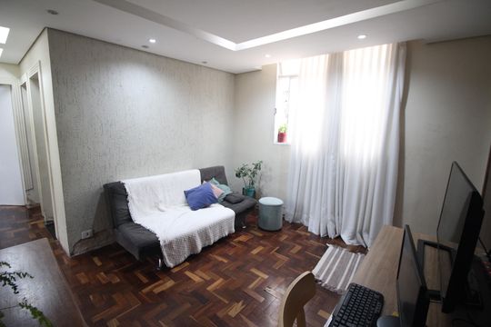 Sala de apartamento para alugar com 2 quartos, 90m² em Jardim Riacho das Pedras, Contagem