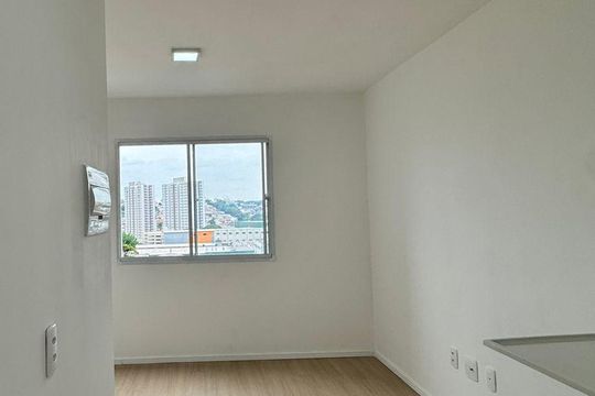 Sala/Quarto de kitnet/studio para alugar com 1 quarto, 18m² em Jardim Jaragua (Sao Domingos), São Paulo