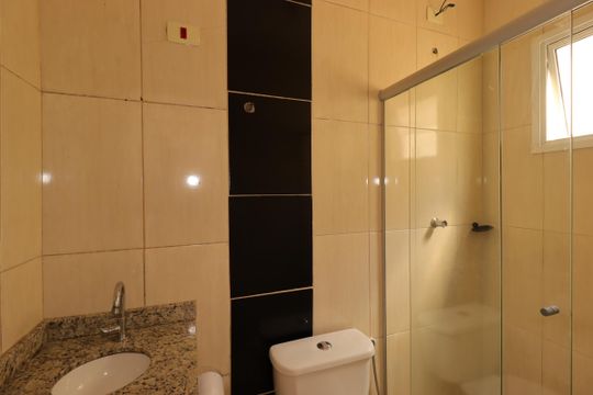 Banheiro de apartamento à venda com 2 quartos, 78m² em Vila Progresso, Santo André