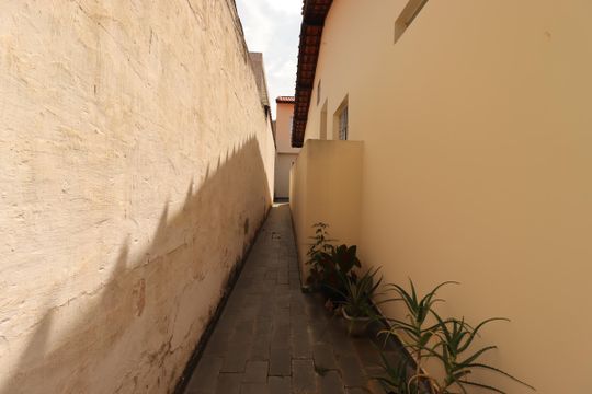 Corredor da casa 2 de casa à venda com 2 quartos, 151m² em Bangú, Santo André