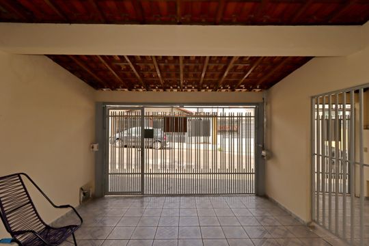 Garagem de casa à venda com 2 quartos, 151m² em Bangú, Santo André