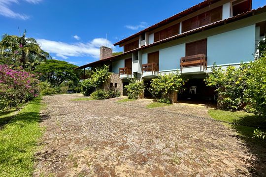 Garagem de casa de condomínio para alugar com 5 quartos, 555m² em Santo Antonio de Lisboa, Florianópolis