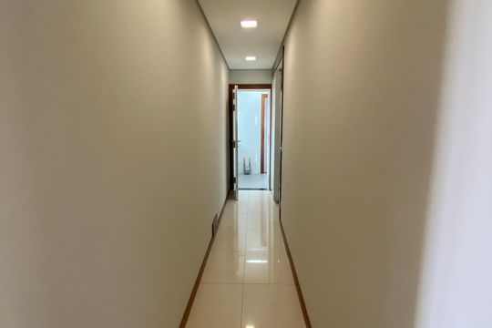 Corredor de apartamento à venda com 4 quartos, 245m² em Brooklin, São Paulo