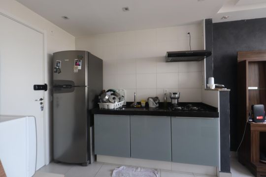 Cozinha de apartamento à venda com 1 quarto, 27m² em Jardim Planalto, São Paulo