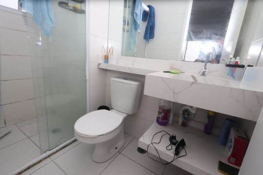 Banheiro de apartamento à venda com 1 quarto, 27m² em Jardim Planalto, São Paulo