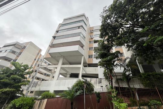 Fachada do bloco de apartamento para alugar com 2 quartos, 67m² em Freguesia (jacarepaguá), Rio de Janeiro