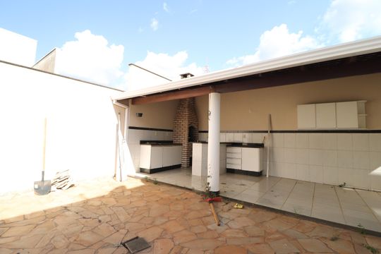 Varanda de casa de condomínio para alugar com 3 quartos, 210m² em Jardim Holanda, Uberlândia