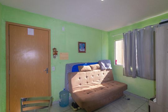Sala de apartamento à venda com 2 quartos, 42m² em Guajuviras, Canoas