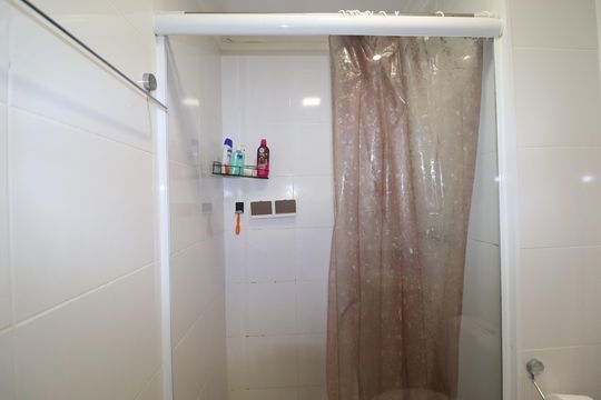 Banheiro Quarto 1 suíte de apartamento à venda com 3 quartos, 75m² em Parque das Nações, Santo André