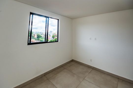 Apartamento para alugar com 3 quartos, 122m² em Planalto, Belo Horizonte