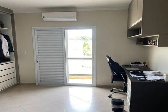Casa à venda com 3 quartos, 210m² em Parque Sao Domingos, São Paulo