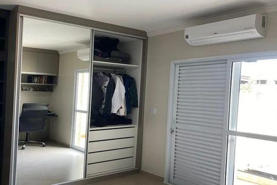Casa à venda com 3 quartos, 210m² em Parque Sao Domingos, São Paulo