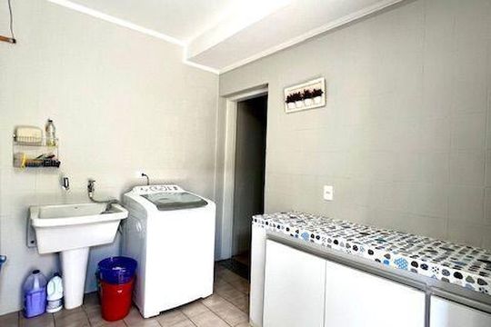 Casa à venda com 3 quartos, 180m² em Parque Sao Domingos, São Paulo