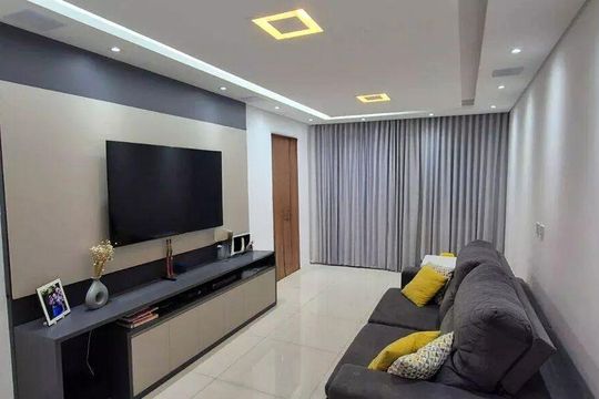 Casa à venda com 4 quartos, 250m² em Parque Sao Domingos, São Paulo