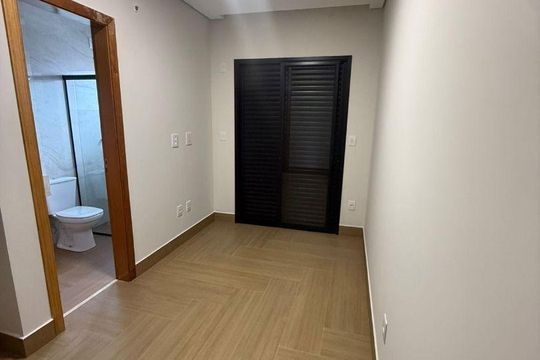 Casa à venda com 2 quartos, 109m² em Vila Mangalot, São Paulo