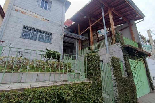 Casa à venda com 5 quartos, 200m² em Vila Palmeiras, São Paulo