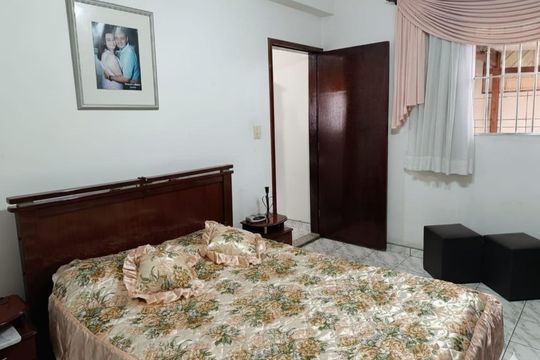 Casa à venda com 5 quartos, 200m² em Vila Palmeiras, São Paulo