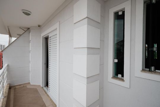 Varanda  de casa à venda com 4 quartos, 240m² em Vila Mazzei, São Paulo