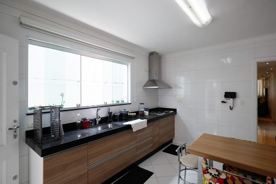 Cozinha - Armários de casa à venda com 4 quartos, 240m² em Vila Mazzei, São Paulo