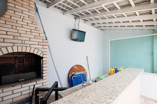 Churrasqueira de casa à venda com 4 quartos, 240m² em Vila Mazzei, São Paulo