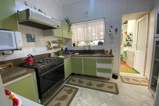 Casa à venda com 3 quartos, 180m² em Vila Mangalot, São Paulo