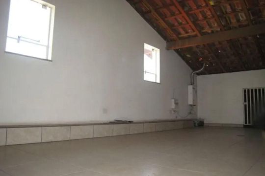 Casa à venda com 3 quartos, 303m² em Jardim Monjolo, São Paulo