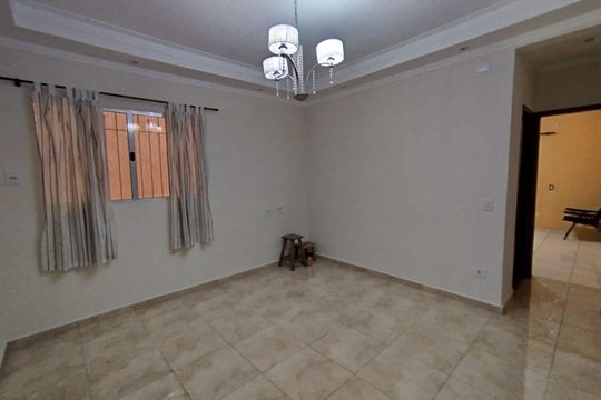 Casa à venda com 4 quartos, 217m² em Jardim Santo Elias, São Paulo