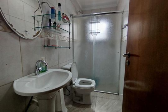 Casa à venda com 4 quartos, 217m² em Jardim Santo Elias, São Paulo