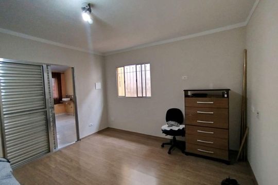 Casa à venda com 4 quartos, 217m² em Jardim Santo Elias, São Paulo