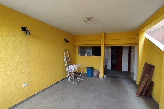 Casa à venda com 4 quartos, 217m² em Jardim Santo Elias, São Paulo