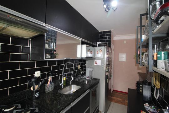 Cozinha de apartamento à venda com 2 quartos, 53m² em Casa Verde, São Paulo
