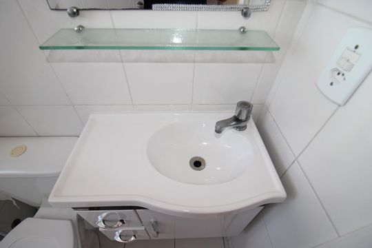 Banheiro de apartamento para alugar com 2 quartos, 58m² em Jardim do Tiro, São Paulo