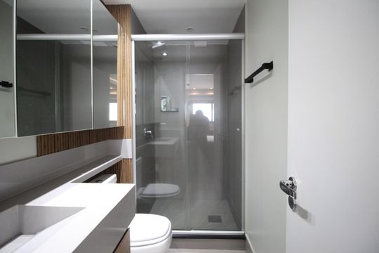 Banheiro da Suíte 1 de apartamento à venda com 1 quarto, 48m² em Bela Vista, Porto Alegre