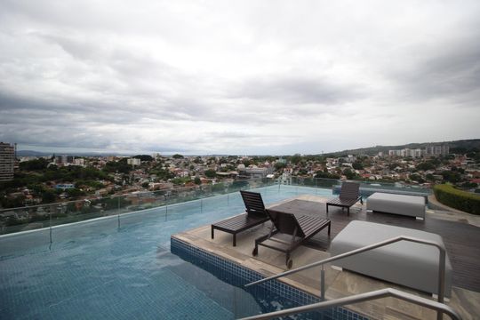 Área comum - Piscina de apartamento à venda com 1 quarto, 48m² em Bela Vista, Porto Alegre