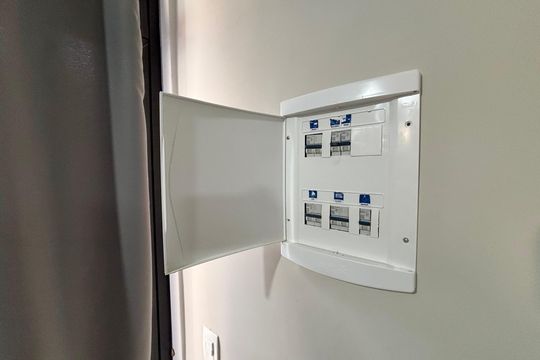 Quarto - painel de luz de apartamento para alugar com 1 quarto, 35m² em Jardim Botânico, Rio de Janeiro