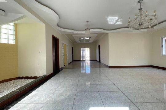 Casa à venda com 4 quartos, 420m² em São Domingos, São Paulo