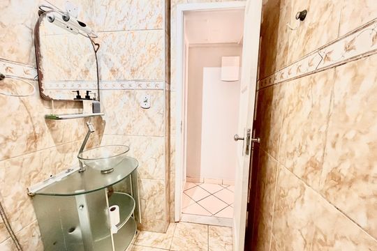 Banheiron de apartamento à venda com 2 quartos, 70m² em Copacabana, Rio de Janeiro
