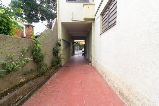Garagem de casa para alugar com 3 quartos, 150m² em Vila Marari, São Paulo