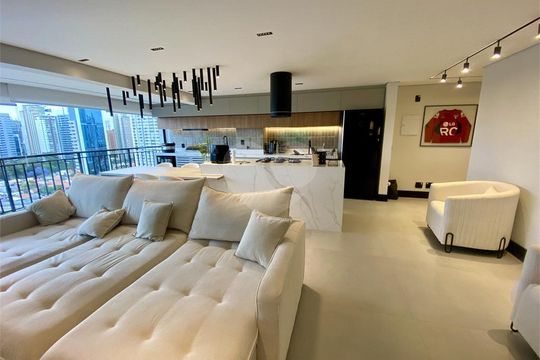 Apartamento à venda com 2 quartos, 94m² em Vila Cordeiro, São Paulo