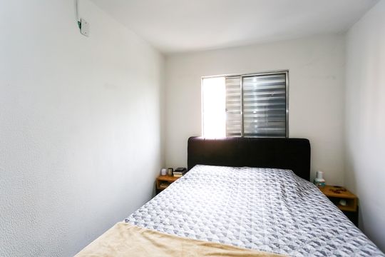 quarto 2 de apartamento à venda com 2 quartos, 50m² em Parque Pinheiros, Taboão da Serra