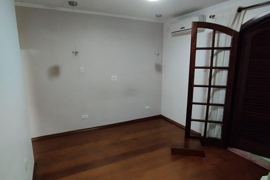 Quarto de casa à venda com 4 quartos, 136m² em Vila Butantã, São Paulo
