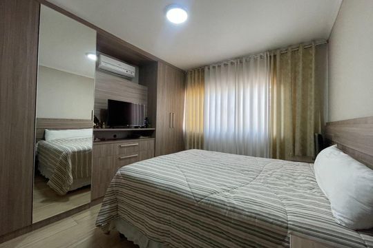 Casa à venda com 3 quartos, 295m² em Lapa de Baixo, São Paulo