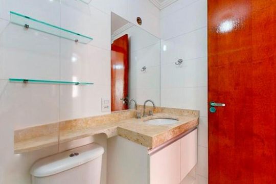 Banheiro de apartamento para alugar com 2 quartos, 49m² em Vila Antonieta, São Paulo