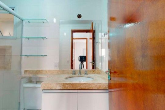 Banheiro de apartamento para alugar com 2 quartos, 49m² em Vila Antonieta, São Paulo