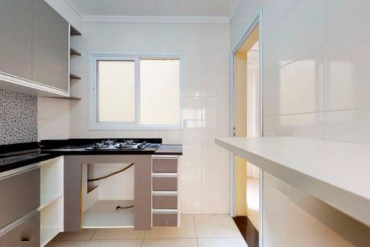 Cozinha de apartamento para alugar com 2 quartos, 49m² em Vila Antonieta, São Paulo