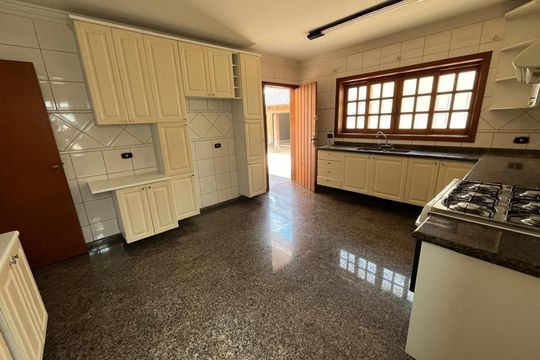 Casa à venda com 3 quartos, 500m² em City América, São Paulo