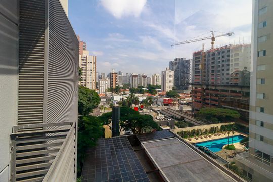 Área de Serviço - Vista de apartamento para alugar com 1 quarto, 74m² em Santo Amaro, São Paulo